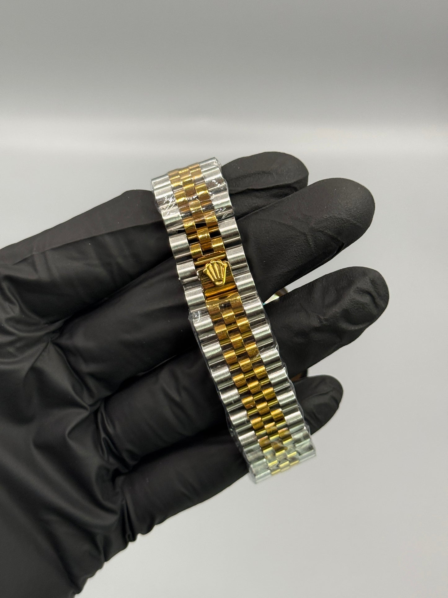 Rotating Dial GMT Date Just