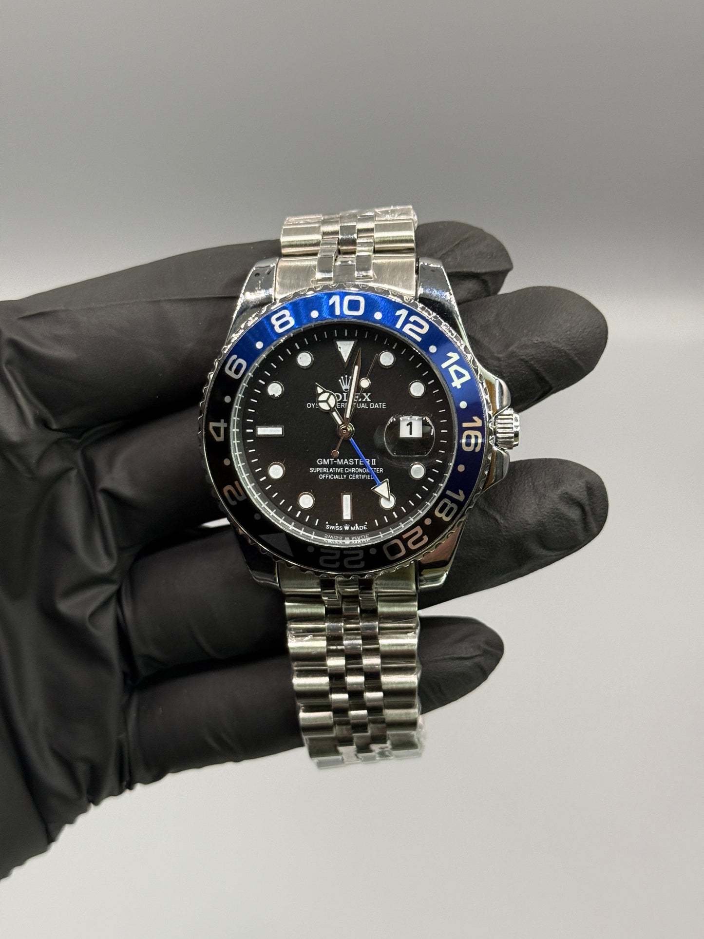 Rotating Dial GMT Date Just