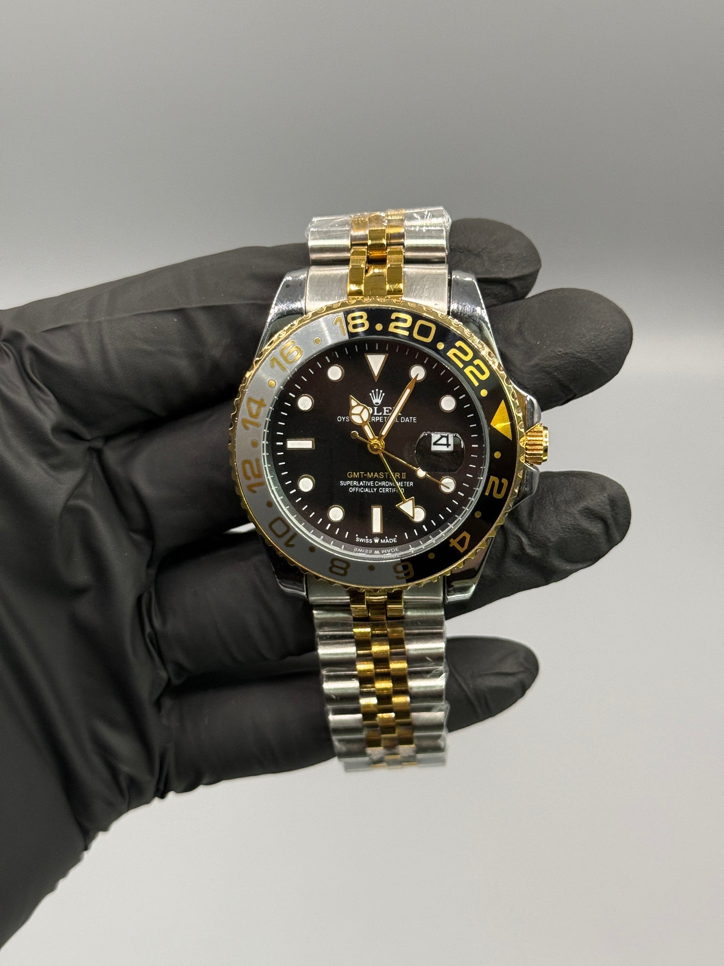 Rotating Dial GMT Date Just